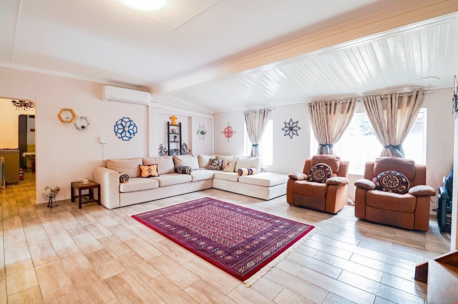 4 Bedroom Property for Sale in Knysna Central Western Cape